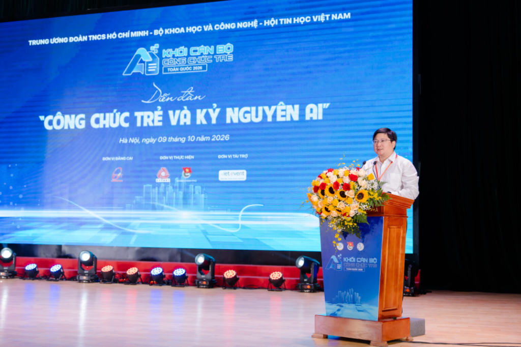 Ông Trịnh Minh Thái – Giám đốc Trung tâm Phát triển Khoa học, Công nghệ và Tài năng trẻ phát biểu khai mạc